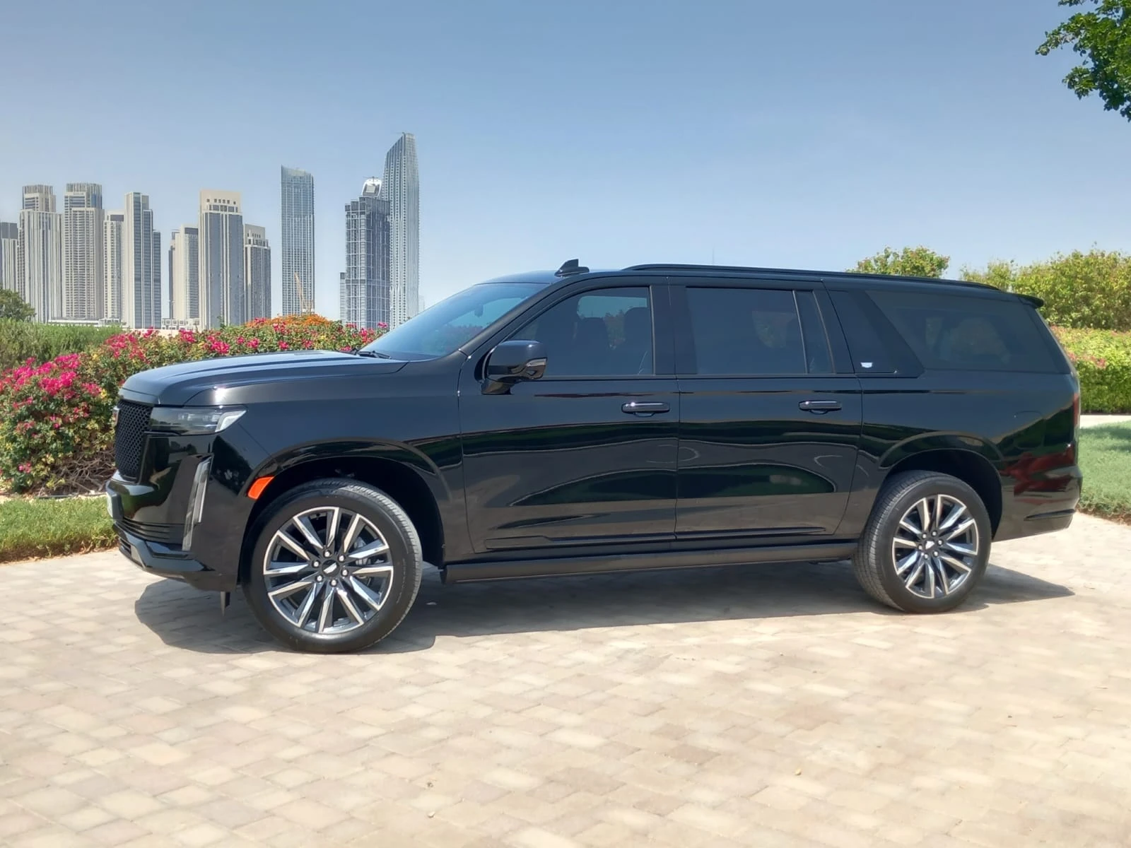 cadillac-escalade-7-seater-rental-dubai-skyline-exterior