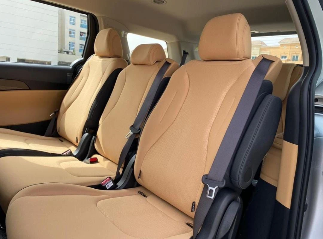 Kia-carnival-7-Seater-Car-inside