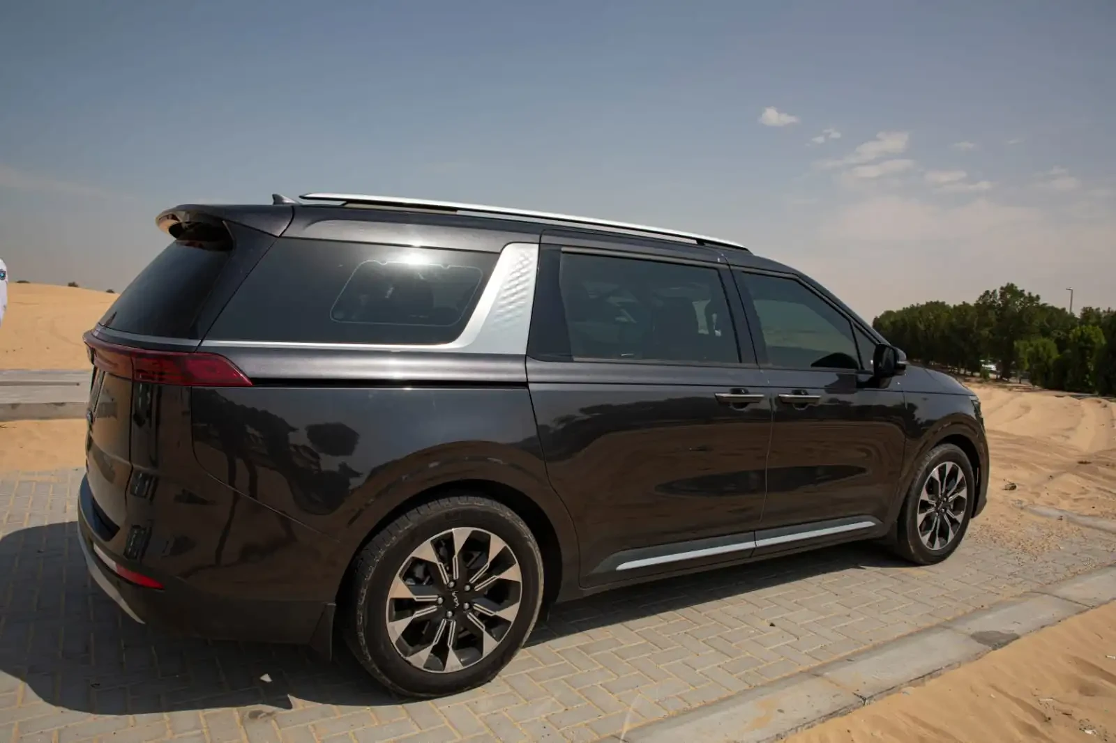 Kia-Carnival-SX-Prestige-back--side-rental
