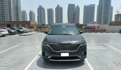 kia-carnival-7-seater-car-front-2
